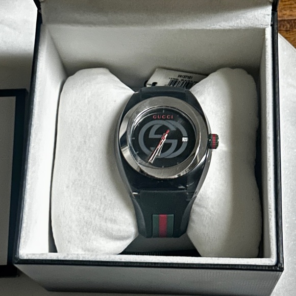 Gucci Sync YA137101 Men’s Stainless Watch ~ Quartz Movement ~ New W/Book & Tags - Picture 8 of 16